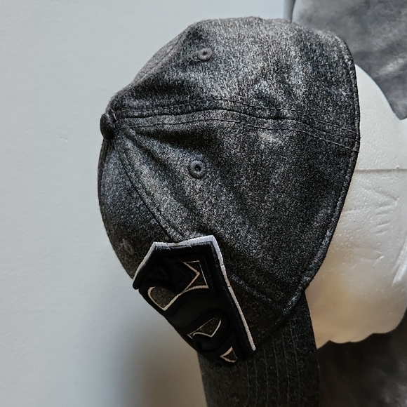 Superman Hat, Sz Sm Logo is Black w White trim, Hat is Grey,6 Air Vents - Picture 3 of 7